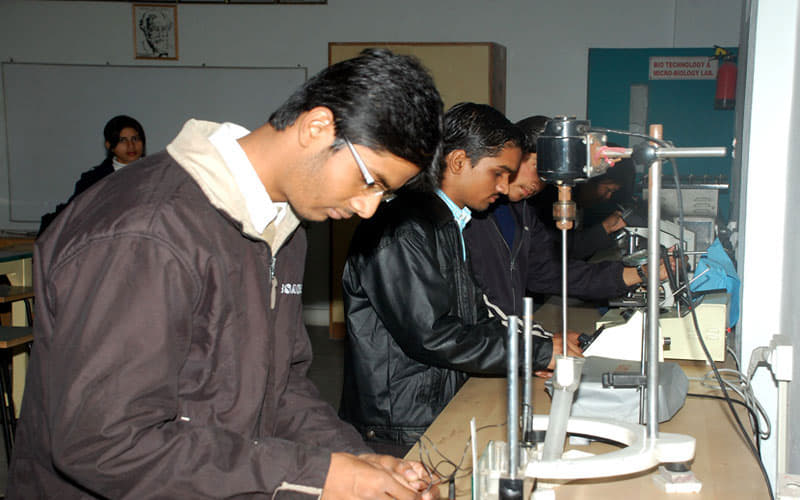 Mewar Institute of Management Ghaziabad Laboratory photo 4